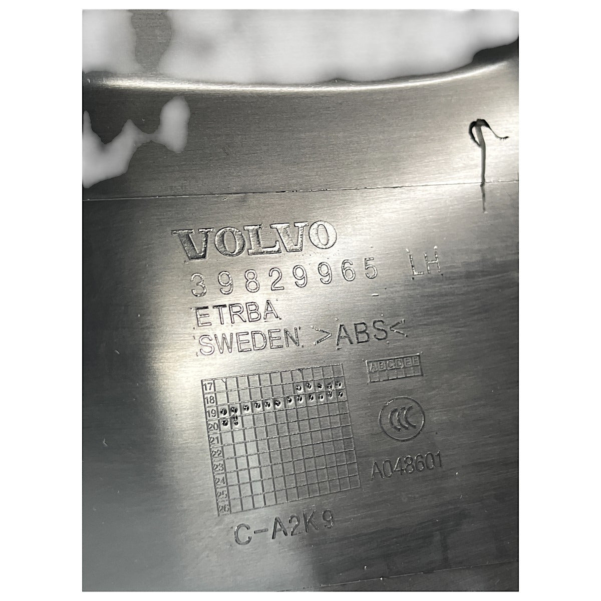 Moldura Coluna B Volvo XC90 Momentum 2020 Esquerda Inferior