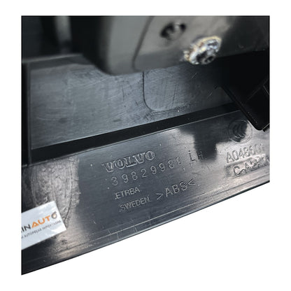 Soleira Volvo XC90 T6 Momentum 2019 2020 Dianteira Esquerda