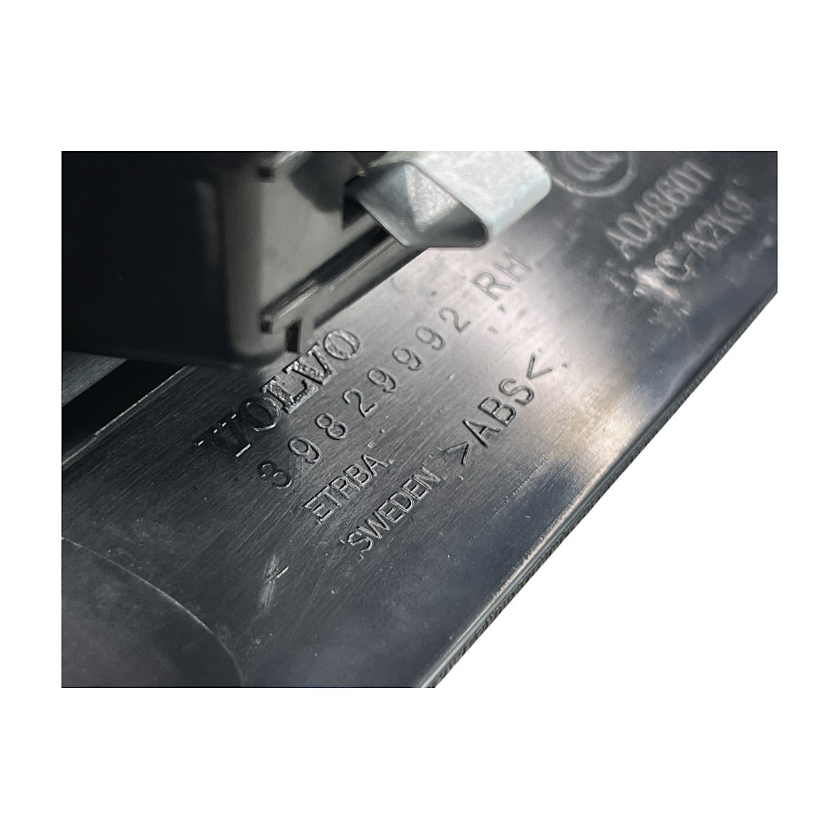 Soleira Volvo XC90 T6 Momentum 2019 2020 Dianteira Direita