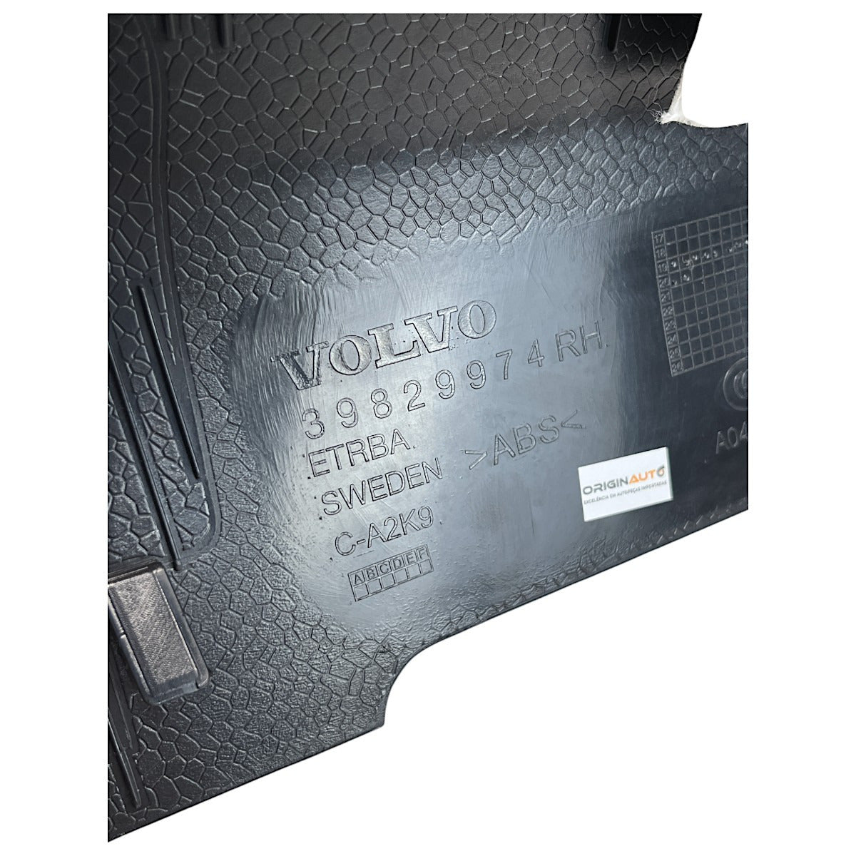 Moldura Acabamento Coluna Volvo XC90 2020 Traseiro Direito