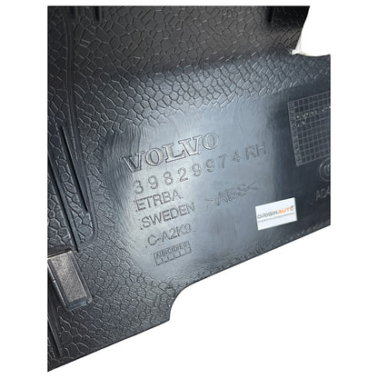 Moldura Acabamento Coluna Volvo XC90 2020 Traseiro Direito