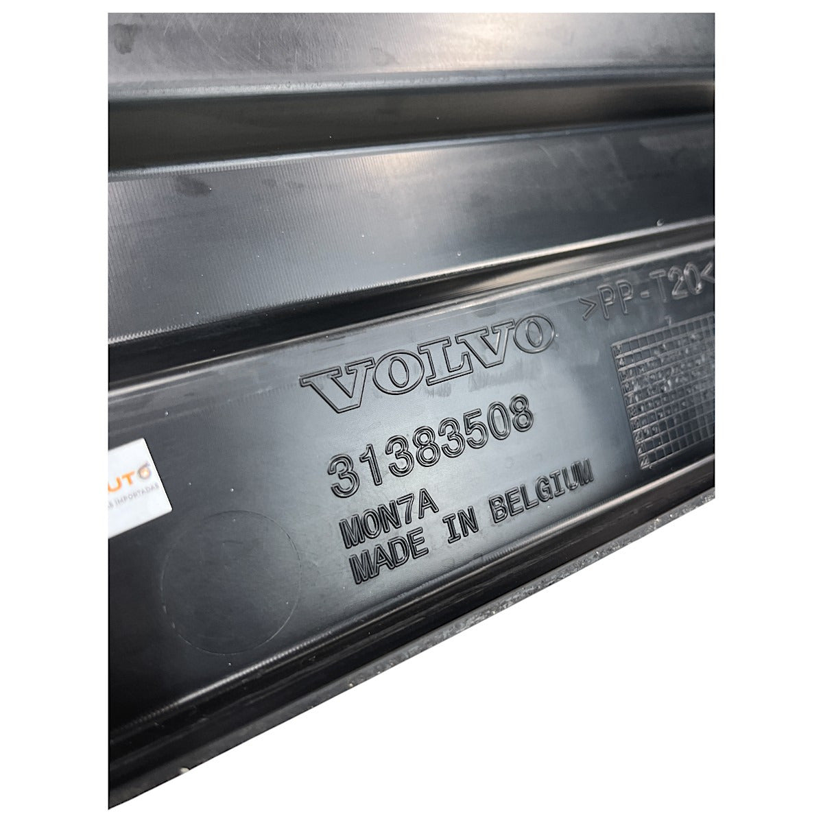 Acabamento Radiador Volvo XC90 T6 2020 2021 Superior Central