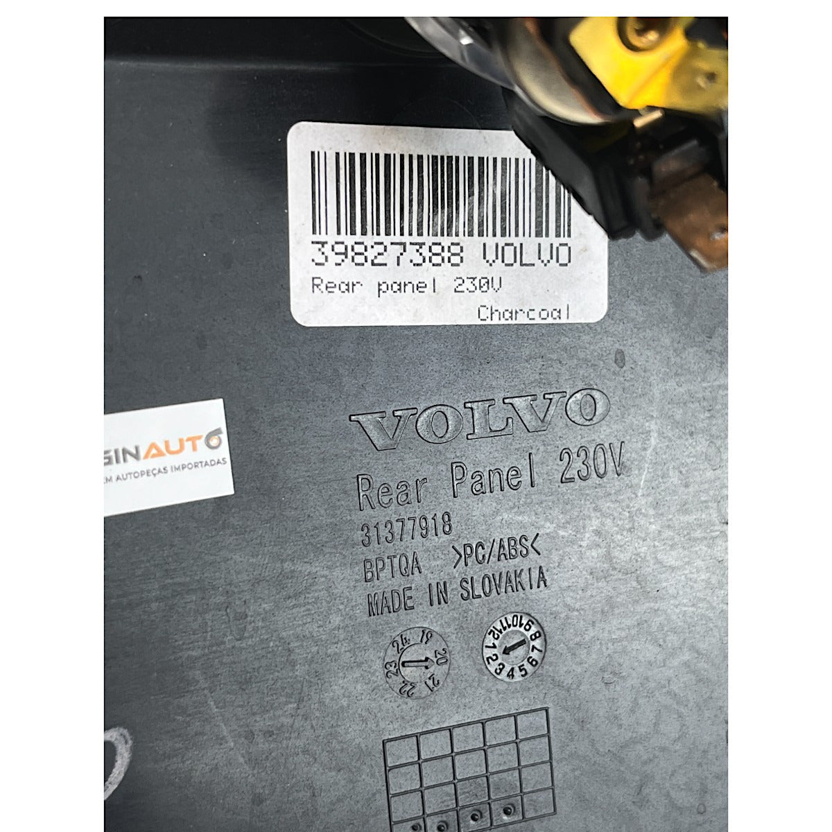 Moldura Console Central Volvo XC90 Momentum 2020 Acendedor