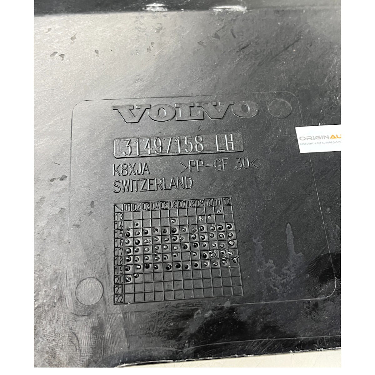 Protetor Assoalho Volvo XC90 2020 Traseiro Esquerdo Detalhe