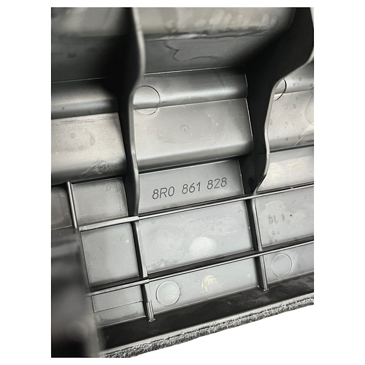 Moldura Assoalho Porta Mala Porsche Macan 2017 2018 Esquerdo