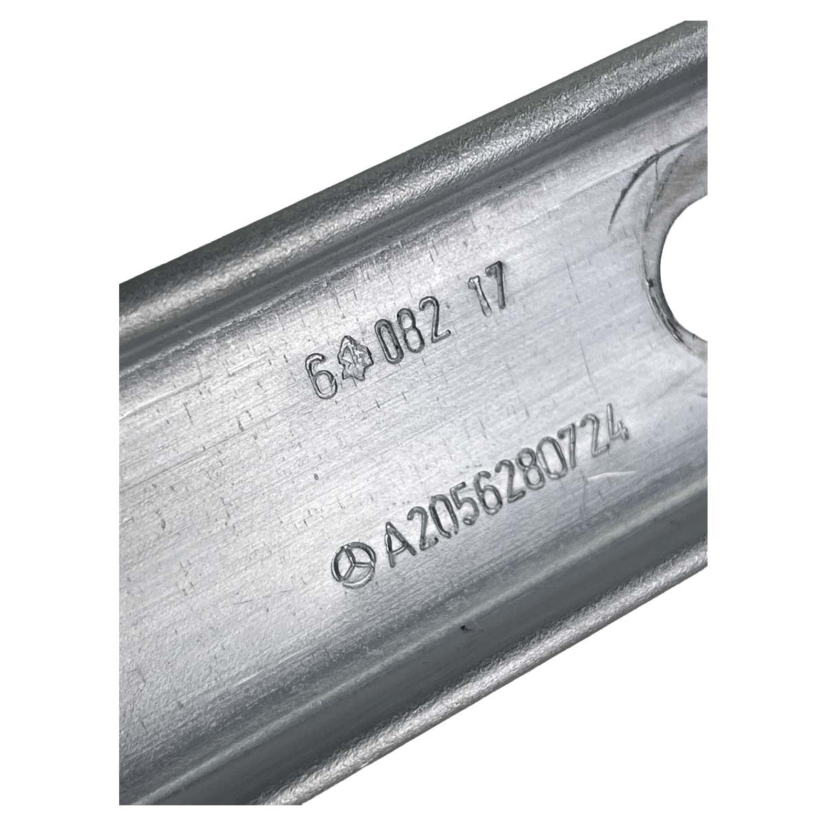 Travessa Cofre Motor Mercedes C180 C200 2015 2016 2017 2018
