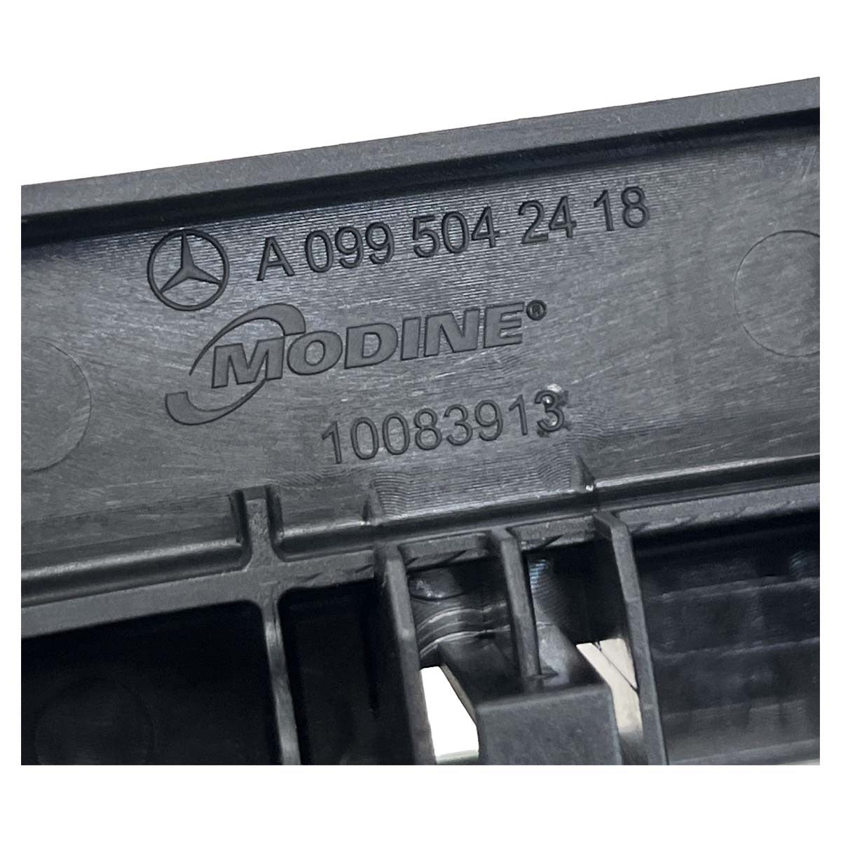 Suporte Lateral Radiador Mercedes C180 2016 2017 2018 Direita