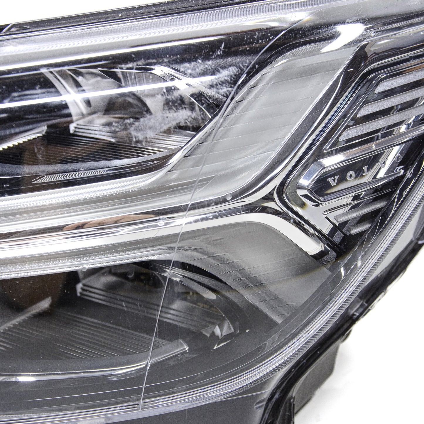 Farol Esquerdo Volvo XC40 Moment T5 2020 32133577