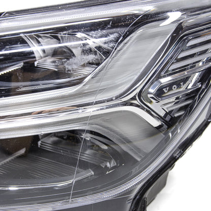 Farol Esquerdo Volvo XC40 Moment T5 2020 32133577